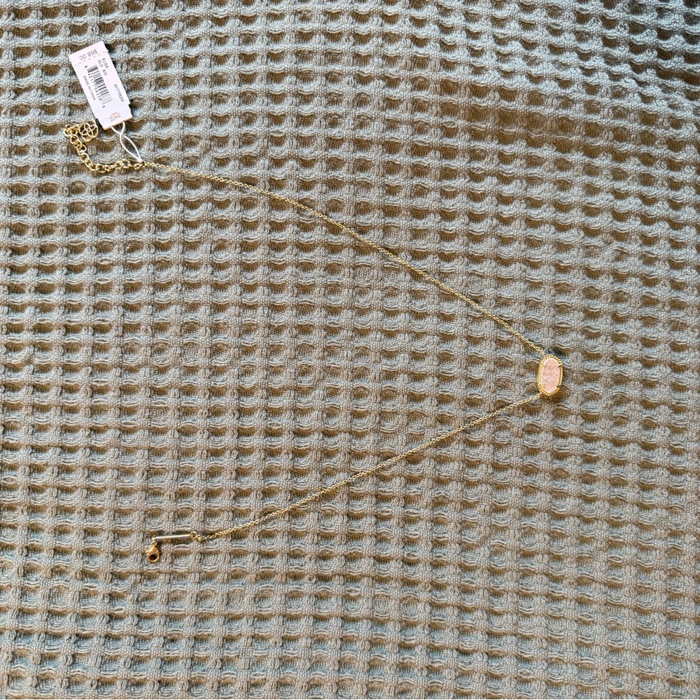 NWT sparkly Kendra Scott necklace